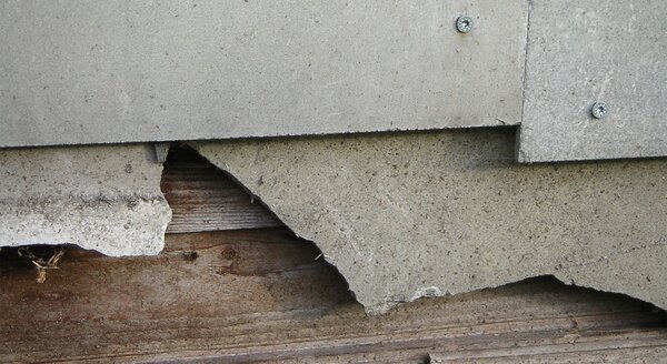 Asbestos found in fiber cement roofing | © CRB Analyse Service GmbH