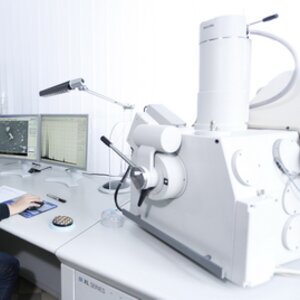 Vue du laboratoire d'analyse REM et d'amiante | © CRB Analyse Service GmbH